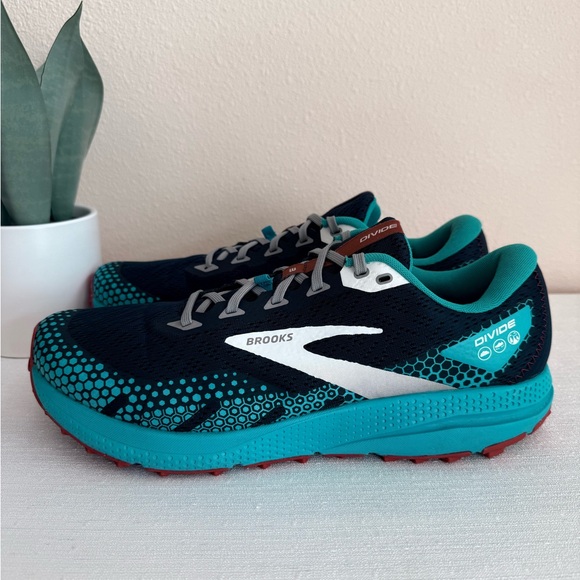 Brooks Trail Turquoise/Black Divide 3 Athletic Sneakers - Picture 6 of 14
